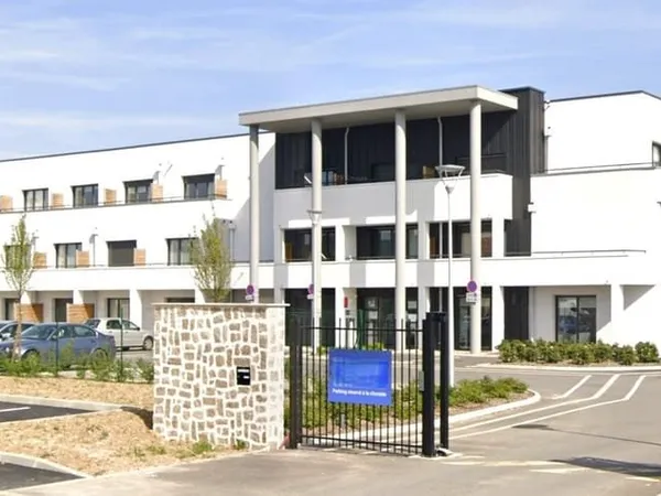 INVESTISSEMENT LOCATIF - VILLEJUST - Résidence d'Affaires Cap West - 6.45 % de rentabilité