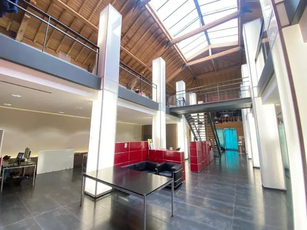 Bureaux 677 m²