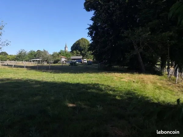 Terrain 1 027 m² Lanouaille