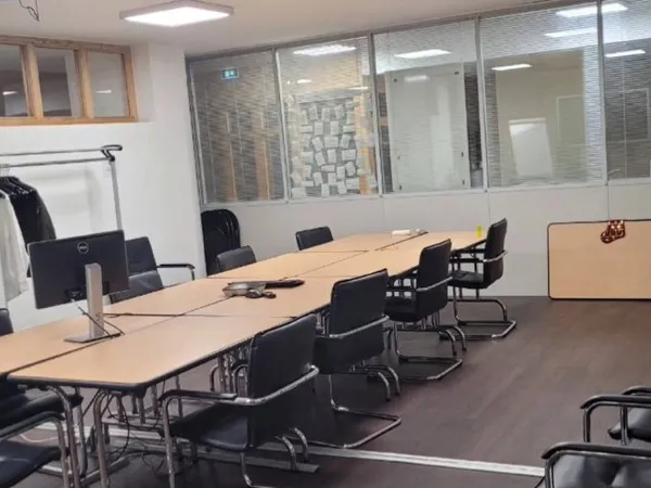 Bureau 370 m²