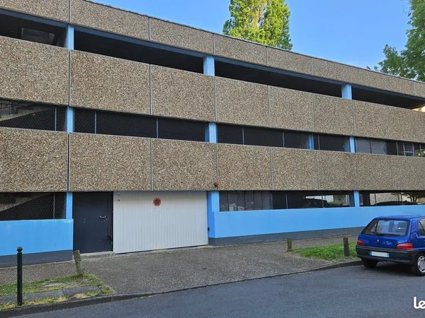Garage/box 12m², Compiègne