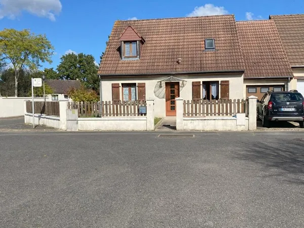 A VENDRE - SAINT JEAN DE BRAYE - MAISON OCCUPEE