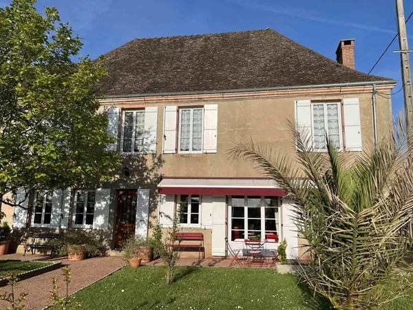 Belle Maison Familiale Avec Dependances