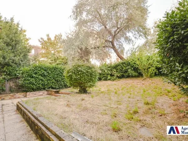 3 pièces en rez-de-jardin privatif à Courbevoie- Marceau