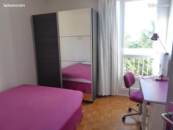 Chambre dans appartement meublé