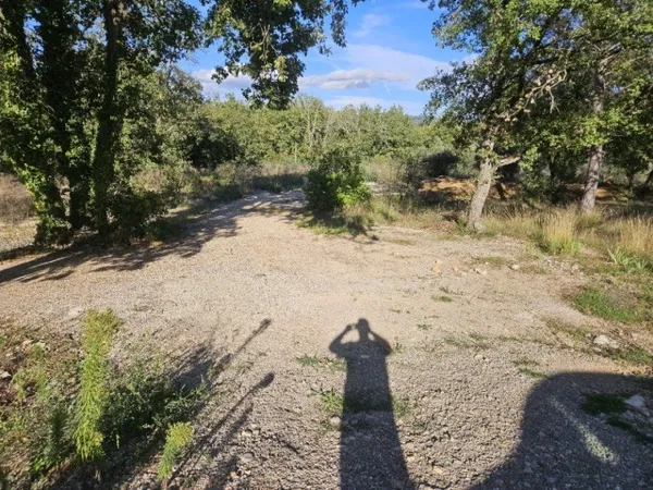 Terrain 2877 m²