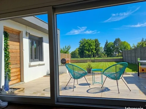 Belle maison atypique 180m2 + garage et grenier entièrement rénovée, idéale profession libérale