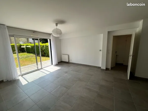 Location T2 avec box fermé très proche centre historique Vannes et remparts