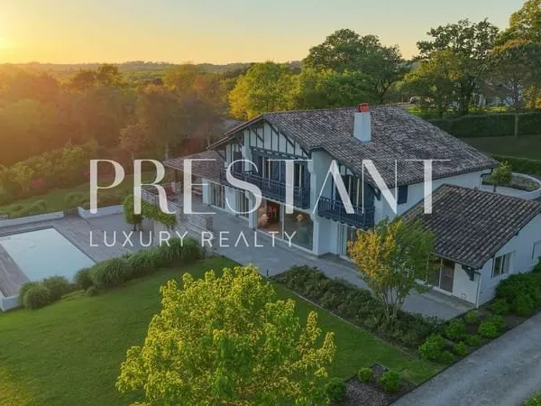 Maison et villa de prestige Vente Arbonne 12p 482m² 3990000€