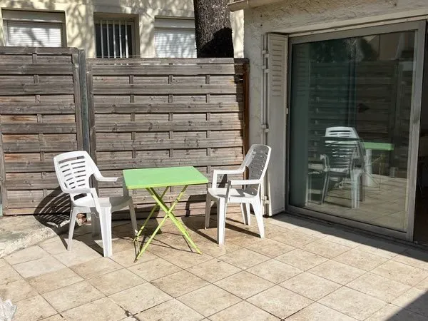 Studio rénové avec grande terrasse - Proche Lycée Cézanne et Arts et Métiers