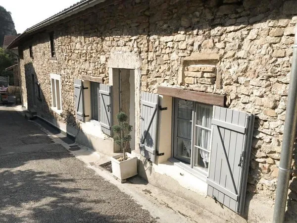 Maison de village en vente à Saint-Sorlin-En-Bugey (01)