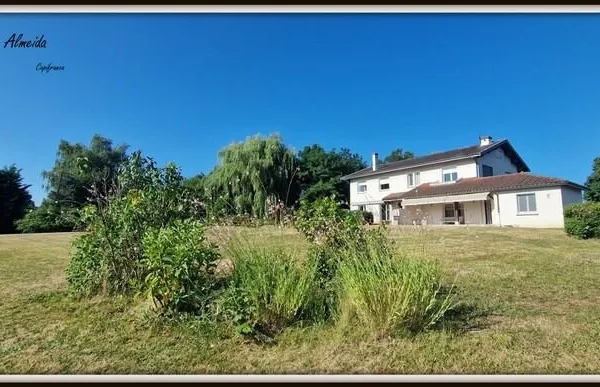 Maison à vendre 8 pièces 265m² Garage 62 m² BAGE ST ANDRE (01) terrain 4500m²