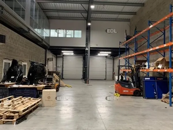 Local bureaux 855 m²