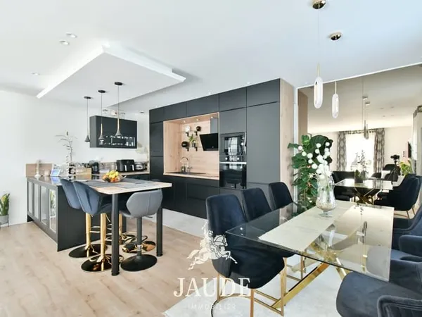 Maison 135 m2 avec jardin clos et arboré (453m2) ENTIÈREMENT