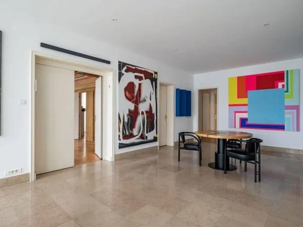 Maison 390 m²