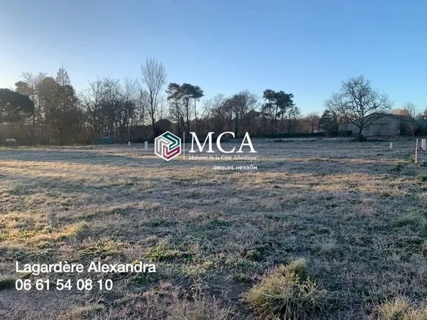 Terrain 600 m²