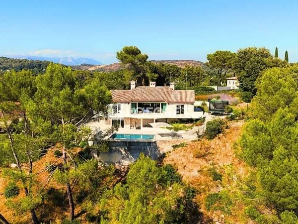Maison de plain-pied 6 pièces 215 m²