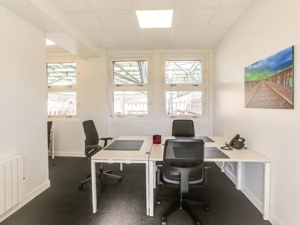 Espace de bureau tout compris pour vous-même et votre équipe à Amiens Station