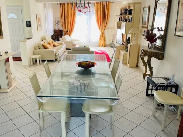 Maison 6 pièces 145 m²