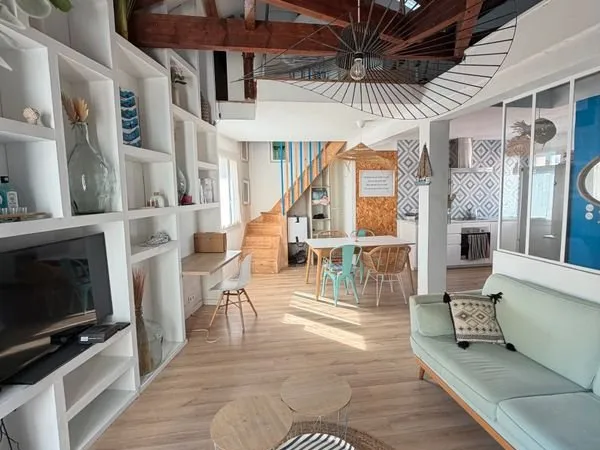 Appartement rénové loft Type 2 Mourillon