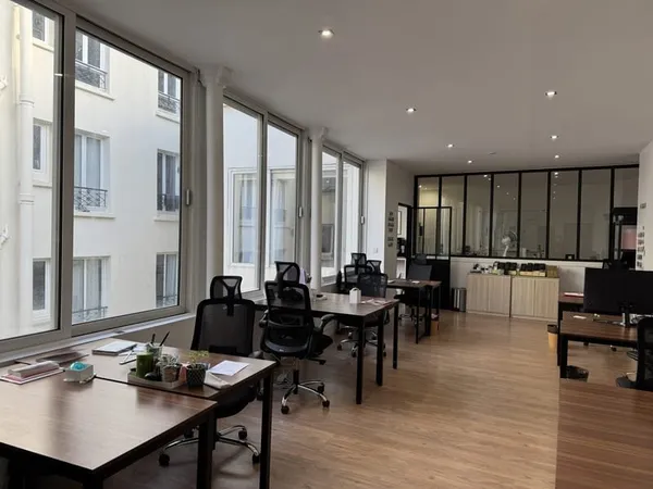Bureau 100 m²