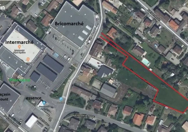 Terrain constructible de 2950m2 à Aiguillon