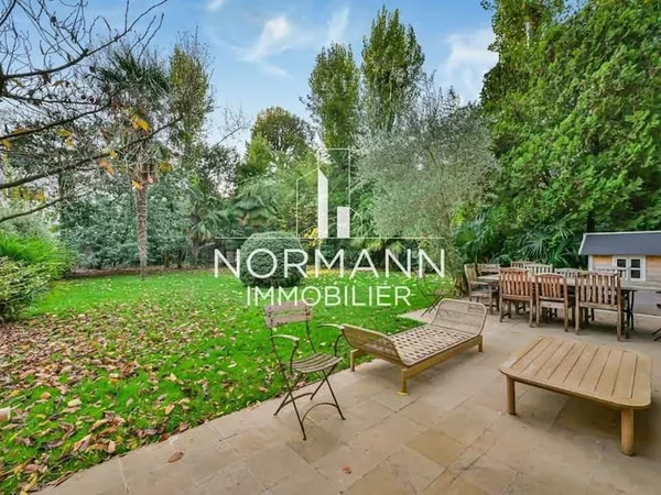Appartement 6 pièces 440 m²