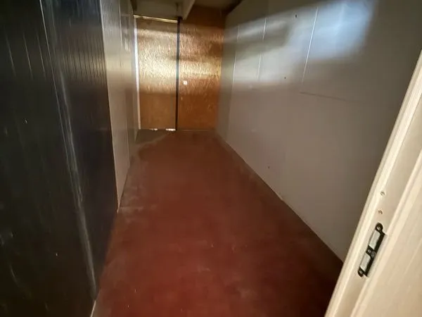 Box isolé B15 1,9*5,3: 10m2 30m3 59