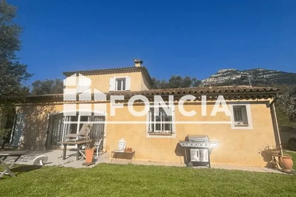 Maison Location Saint-Jeannet 4p 124m² 1946€