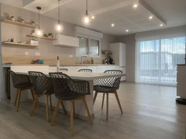 Maison de plain-pied 5 pièces 145 m²
