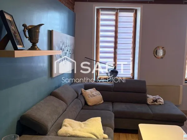 Idéalement situé, cet appartement vous offre un cadre de vie agréable au quotidien