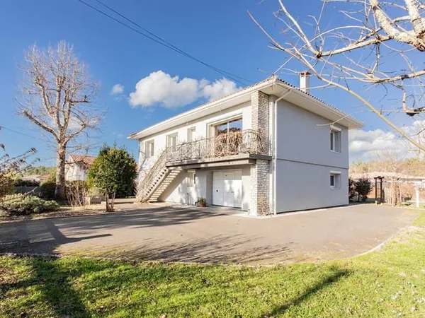 Maison rénovée 5 chambres à Parentis-en-Born