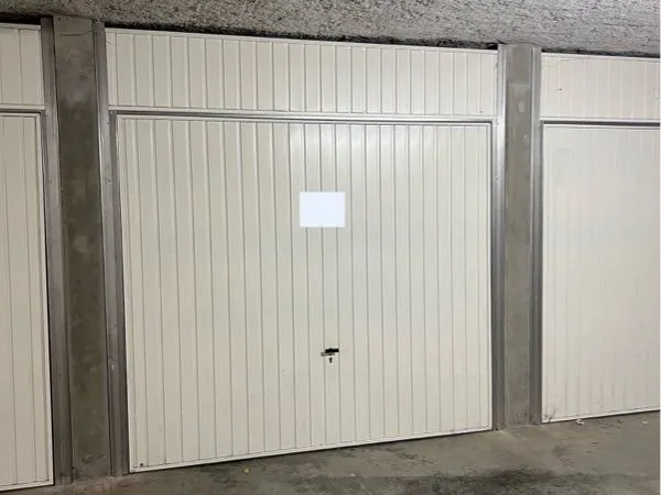 Vend garage box