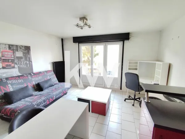REIMS Studio balcon place de parking à Reims (29 m²)