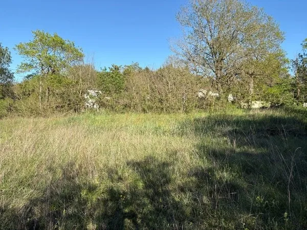 Terrain 654 m²