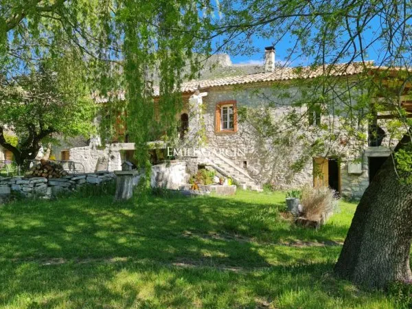 A vendre - Hameau du XVIIIème siècle - Haute Provence