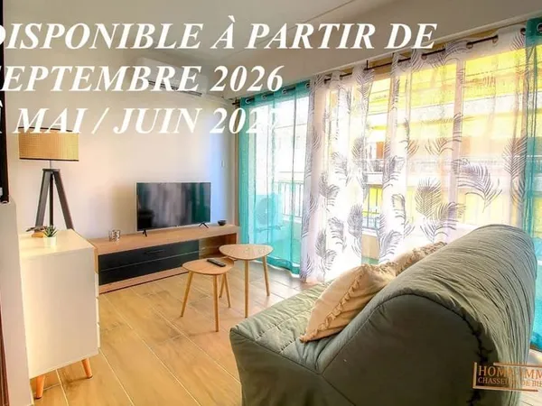 BAIL ETUDIANT : F1 de 28 m² avec coin nuit à JUAN-LES-PINS