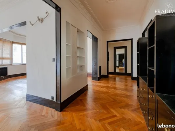 Appartement 4 pièces 163 m²