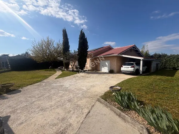 Maison de plain-pied à vendre à Heyrieux - Confort et tranquillité