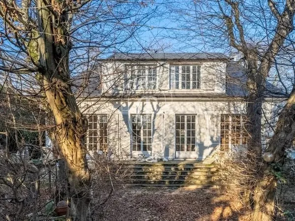 Maison 10 pièces 275 m²