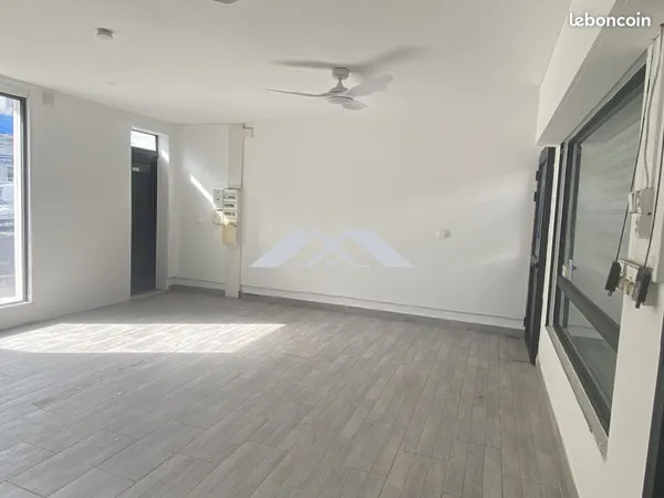 Local 37 m² Saint-Pierre
