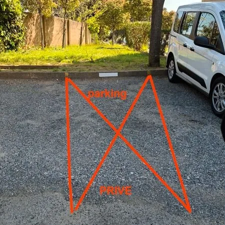 LOUE .PARKING . PRIVE . Rs - Saint - PIERRE .MONTESORO