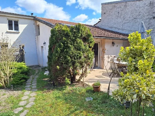 Maison 7 pièces 260 m²