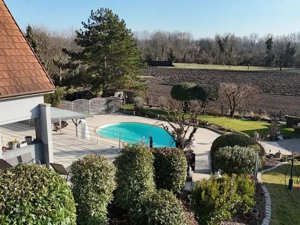Maison 8 pièces 235 m²