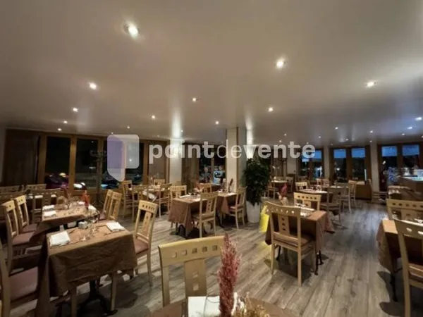 Local commercial 175 m²