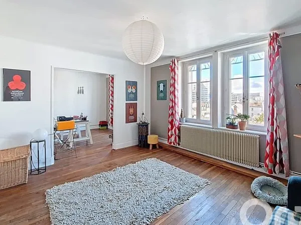 Appartement 6 pièces 97 m²