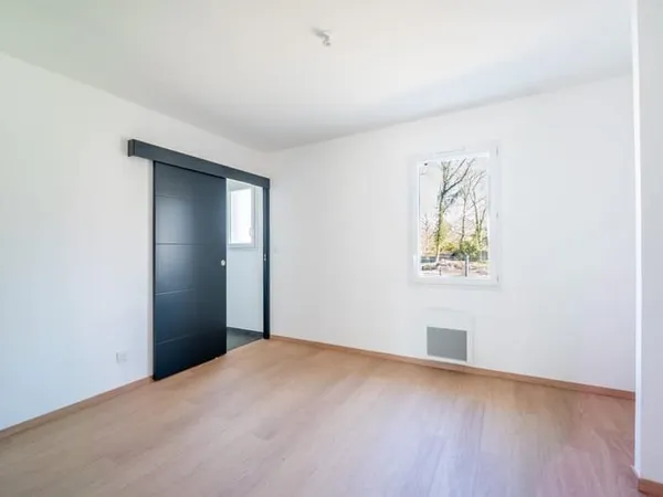 VILLA NEUVE 100m2 DISPONIBLE IMMÉDIATEMENT (ls)