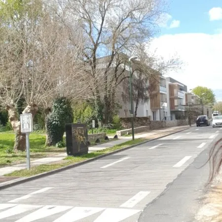 Emplacement de stationnement couvert