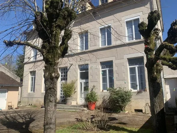 Maison 18 pièces 384 m²