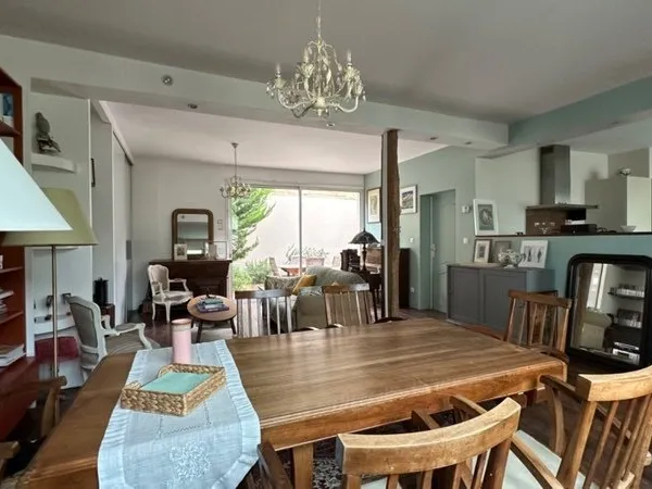 Le Bouscat - Échoppe Double en Pierre rénovée de 134 m² avec patio Intérieur et Terrasse